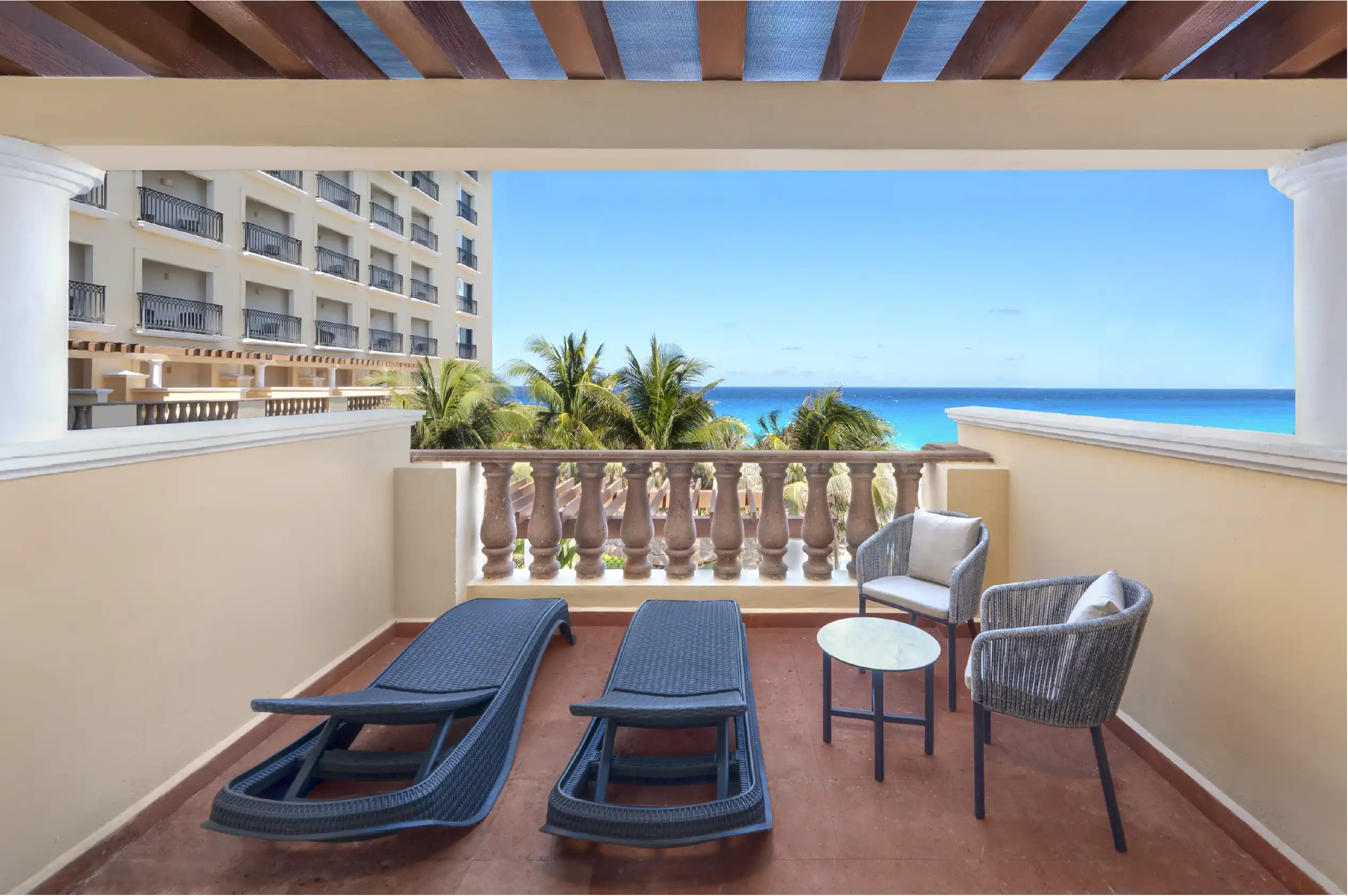 Habitación de lujo con vista a la laguna
