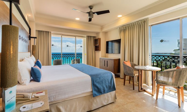 Comfortable beds with breathtaking ocean views, ideal for relaxation.